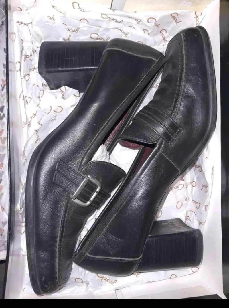 Zapatos de tacón negros de cuero - 1