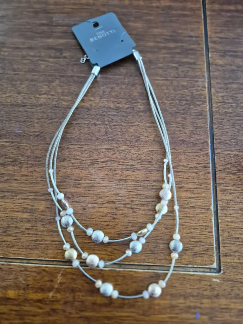 Collar de cuentas doradas y perlas - 3