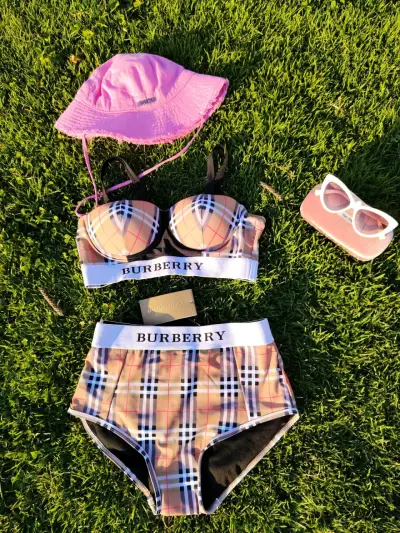 Bikini Burberry con estilo clásico - miniatura 2