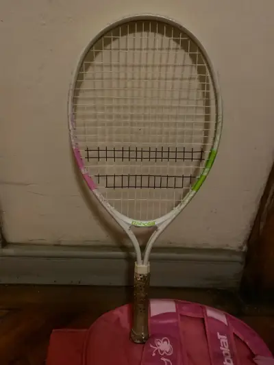 Raqueta de tenis con funda rosada - miniatura 2