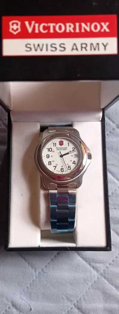 Reloj Victorinox Swiss Army descontinuado - miniatura 2