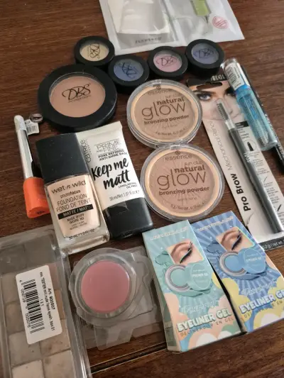 Set de maquillaje variado - miniatura 2