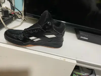 Zapatillas negras Reebok usadas - miniatura 2