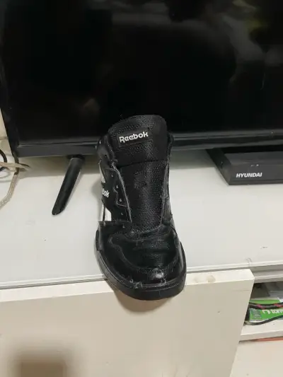 Zapatillas negras Reebok usadas - miniatura 5