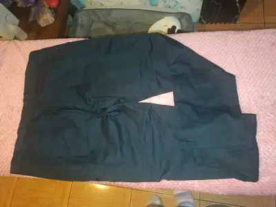 Pantalones negros cargo nuevos - miniatura 2
