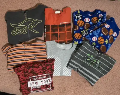 Lote de polerones y poleras niño - miniatura 1