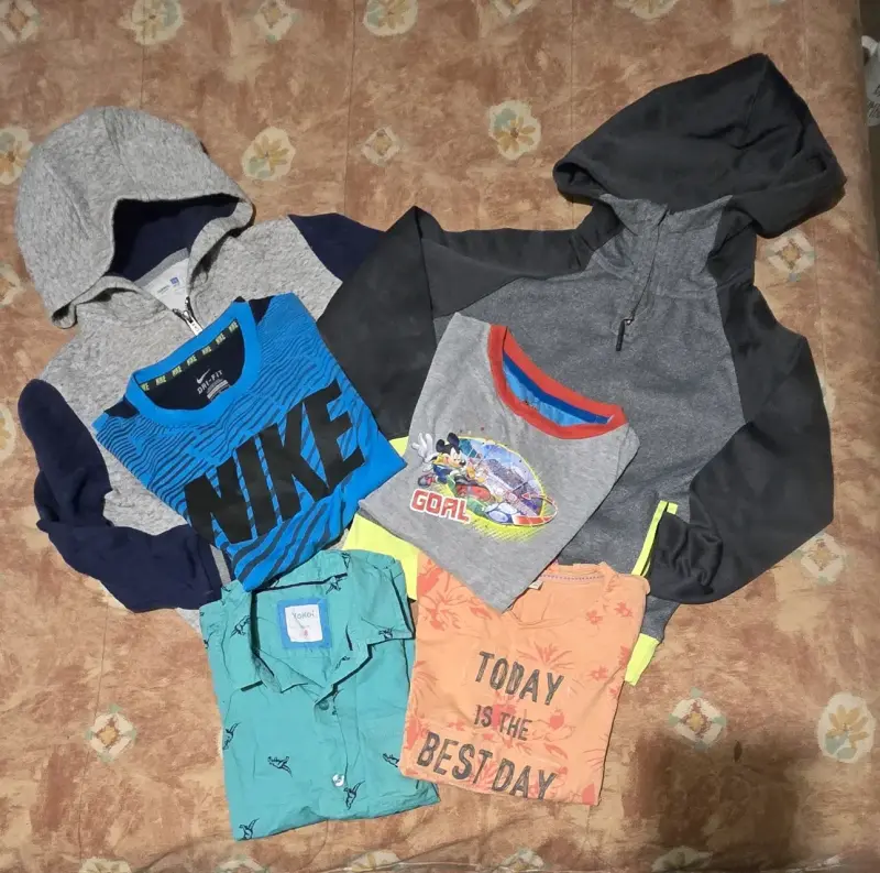 Lote de polerones y poleras niño - 3