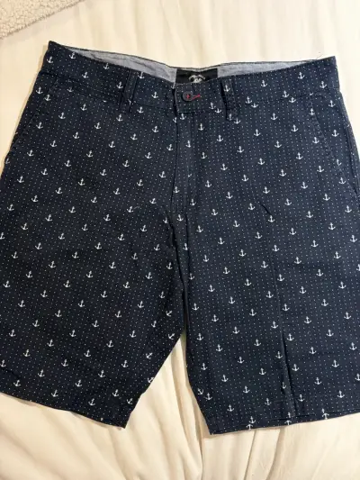 Bermudas azul marino con anclas polo - miniatura 1