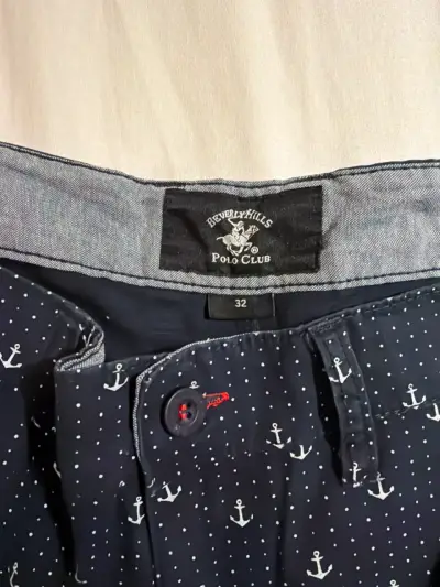 Bermudas azul marino con anclas polo - miniatura 2