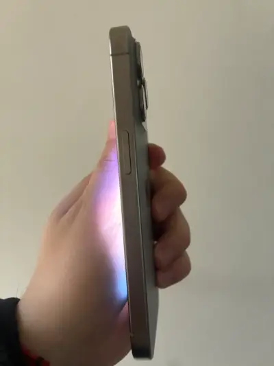 Se vende iPhone 15 Pro 128 GB - miniatura 1