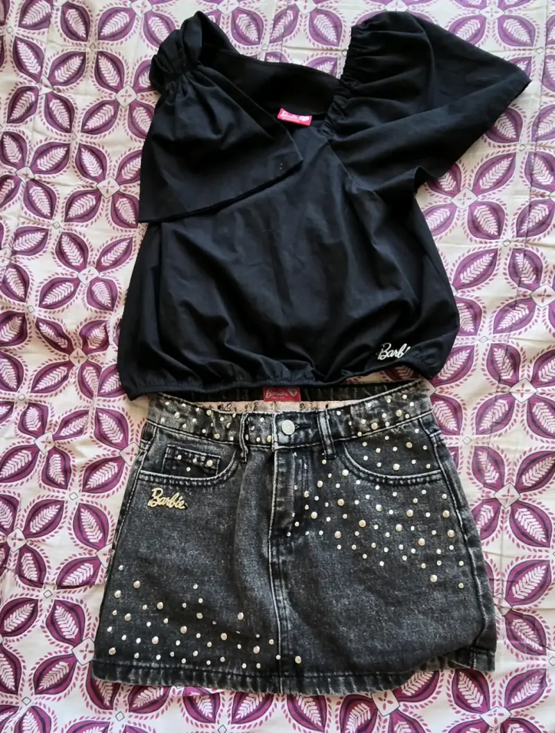Conjunto Barbie blusa y falda