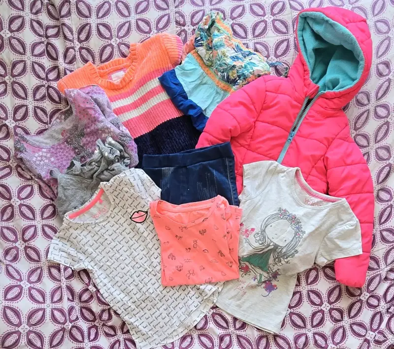 Lote de ropa infantil variada - 1