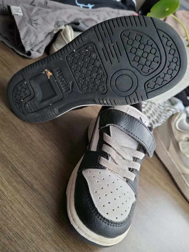 Zapatillas deportivas blancas y negras talla 25 - 2