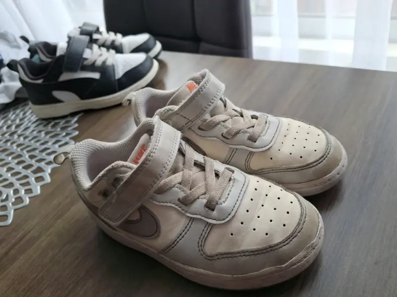 Zapatillas deportivas blancas y negras talla 25 - 3