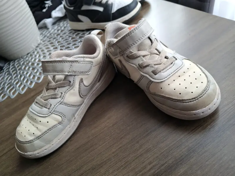 Zapatillas deportivas blancas y negras talla 25 - 4