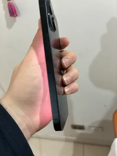 Se vende iPhone 14 128 GB. - miniatura 4