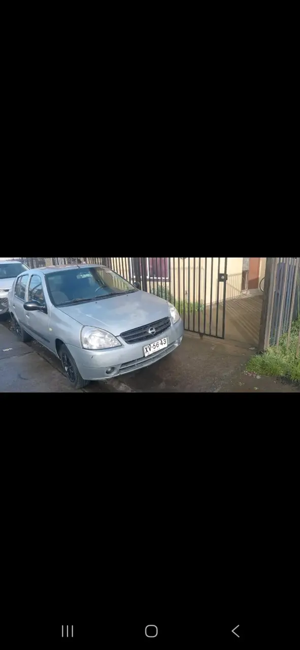 Nissan Platina 2004 plata - 5