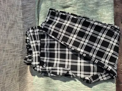 Pantalón negro y blanco - miniatura 1
