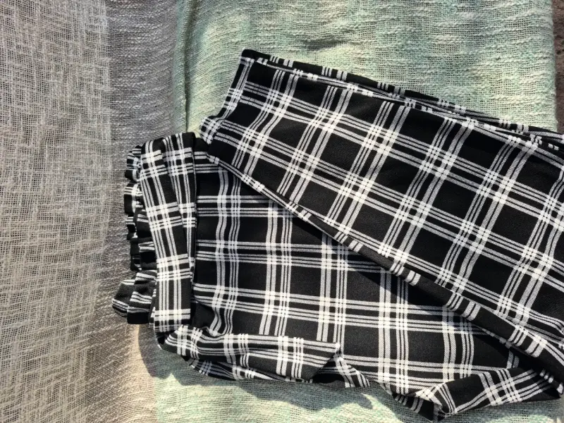 Pantalón negro y blanco - 3