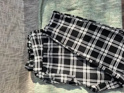 Pantalón negro y blanco - miniatura 3