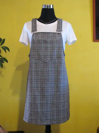 Vestido jumper a cuadros - miniatura 1