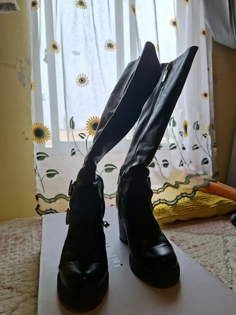 Botas de cuero negras Pollini - 3