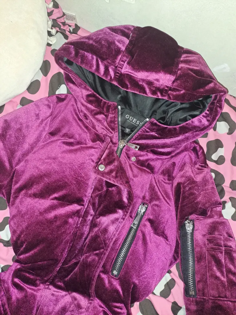 Abrigo morado con capucha Guess - 2