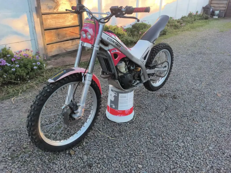 Moto gas gas trial Contact roja 350 cc 2t