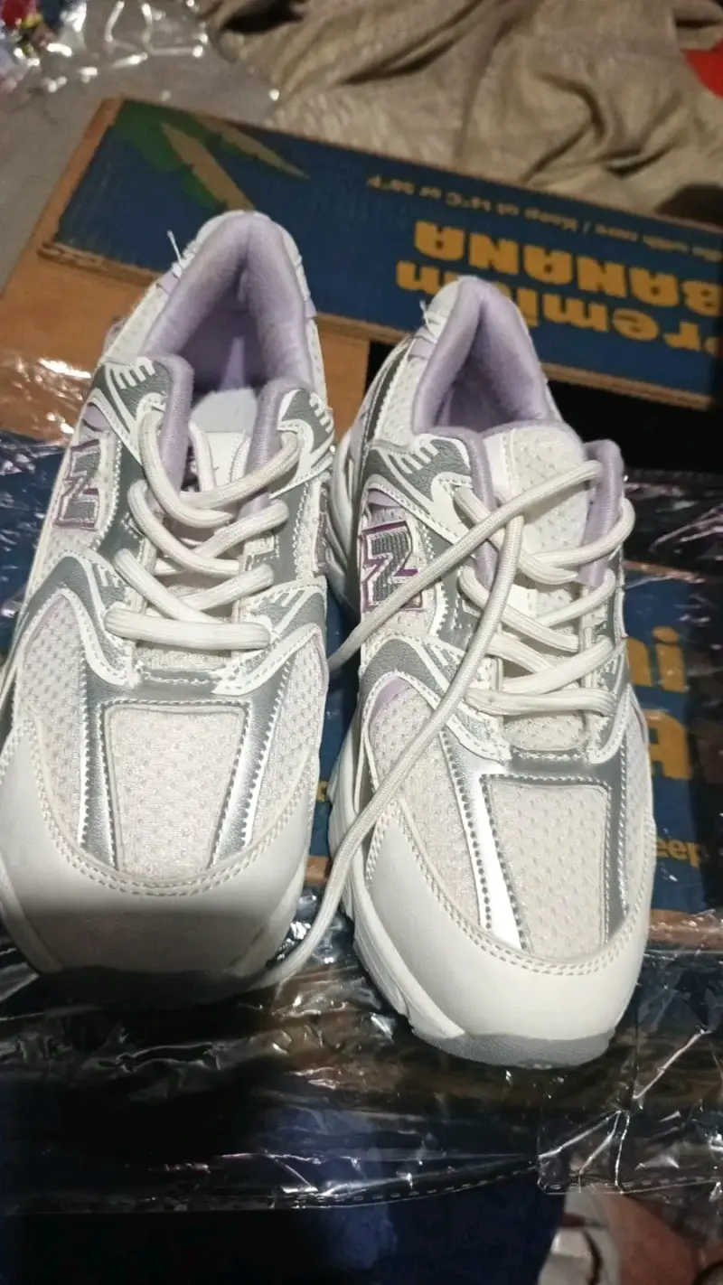 Zapatillas deportivas blancas
