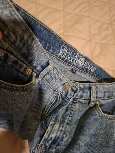 Jeans desgastados azul claro - miniatura 2