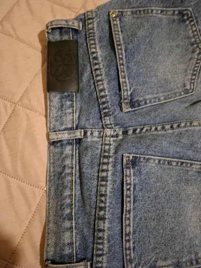 Jeans desgastados azul claro - miniatura 4