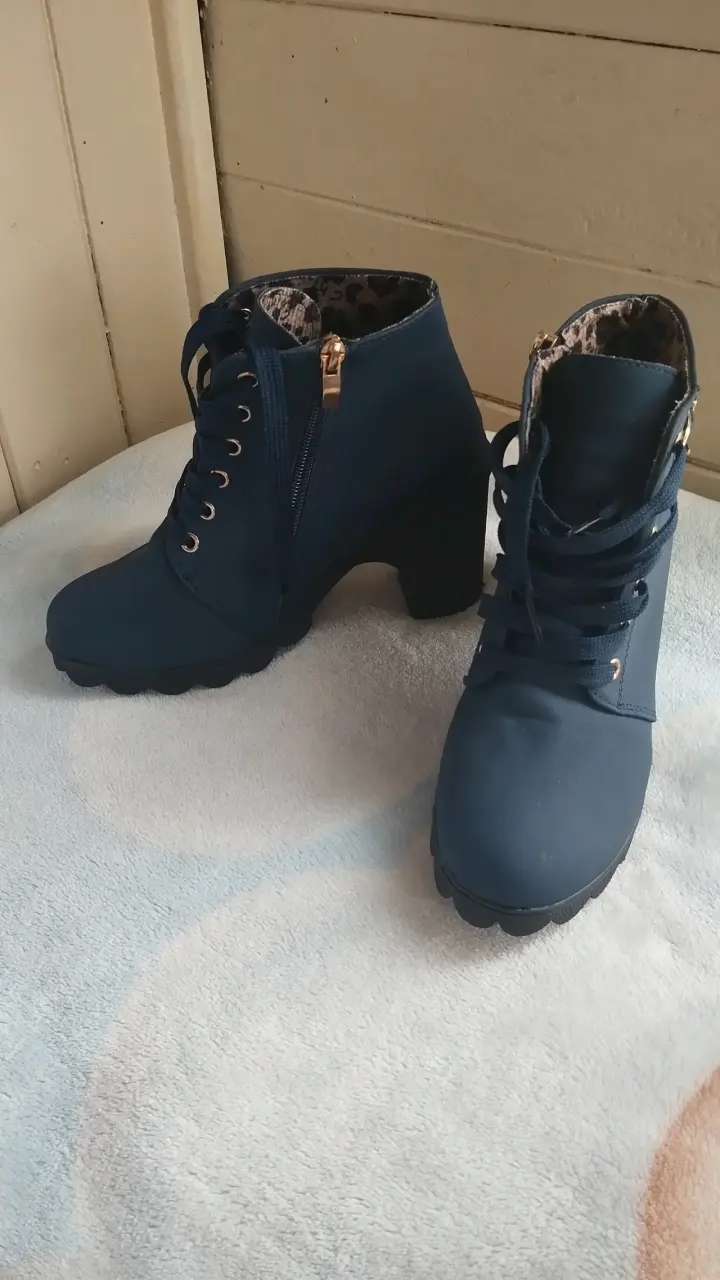 Botines azules de tacón - 1
