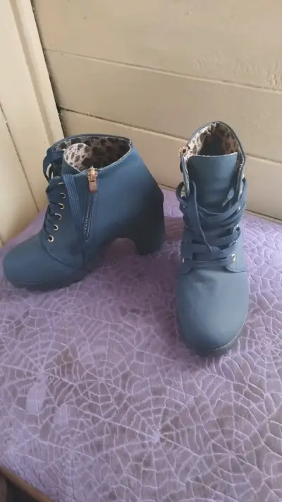 Botines azules de tacón - miniatura 2