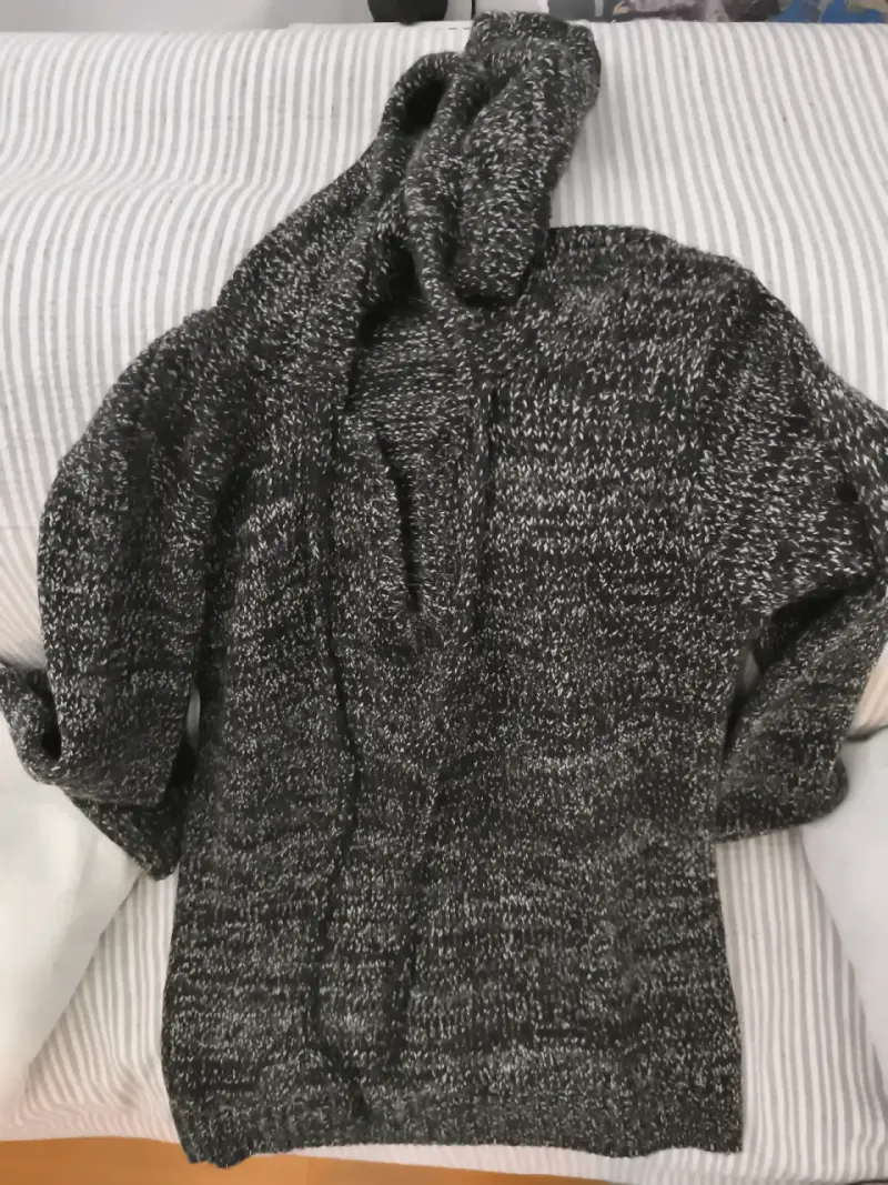 Chaleco Nuevo color gris melange con capucha - 1
