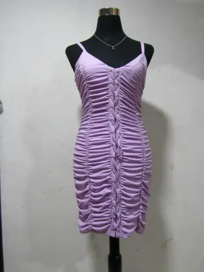 Vestido lila con fruncidos - miniatura 1