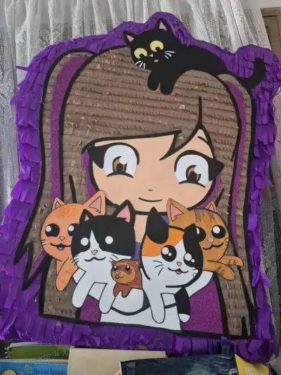 Piñata temática de Lyna con gatos - miniatura 2