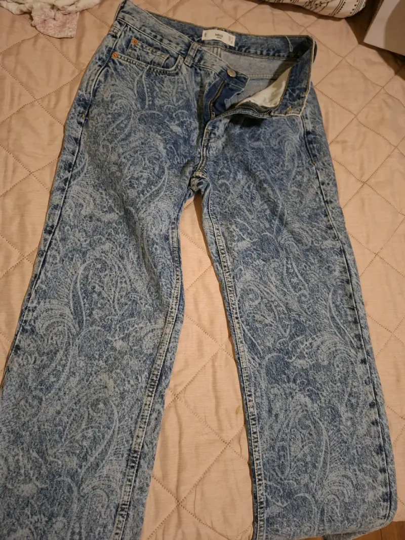 Jeans azules con estampado - 4