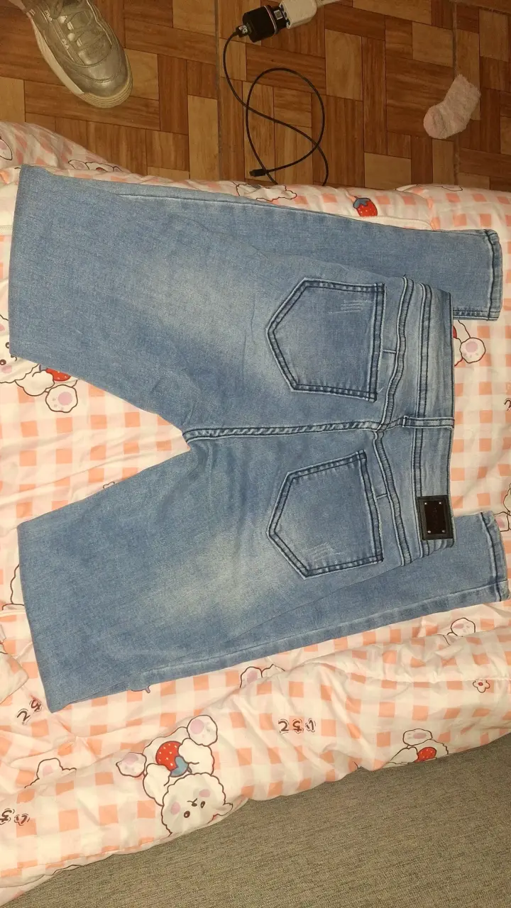 Jeans azules rasgados - 2
