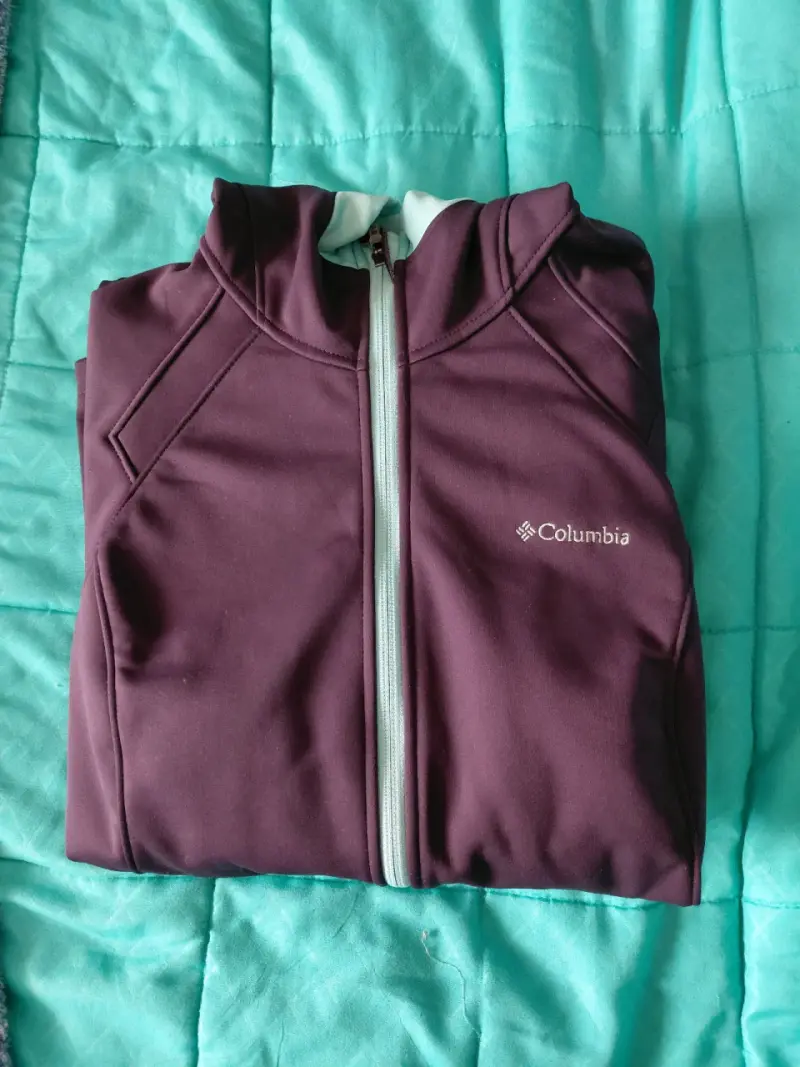 Chaqueta Columbia morado con cierre
