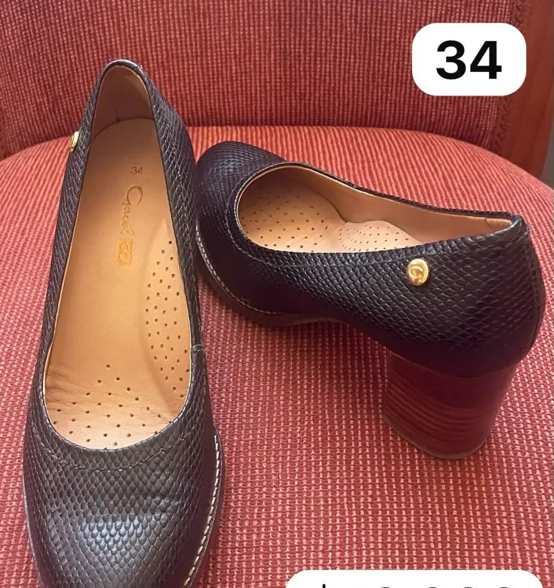 Zapatos de tacón negro talla 34