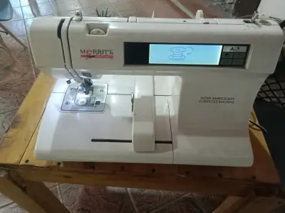 Máquina de bordar Merritt compacta - miniatura 1