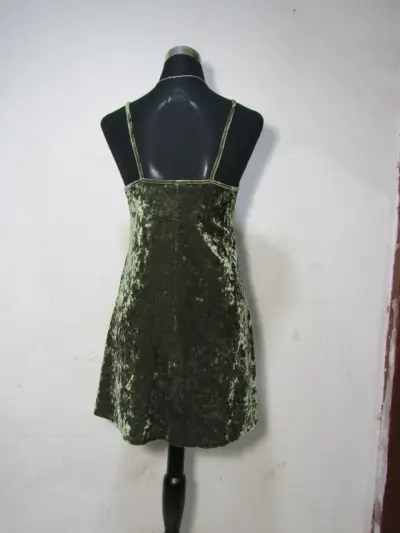 Vestido verde terciopelo - miniatura 2