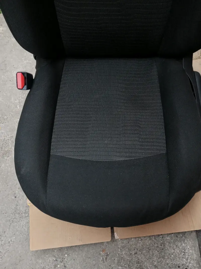 Butaca chofer Peugeot 301 con airbag impecables - 1