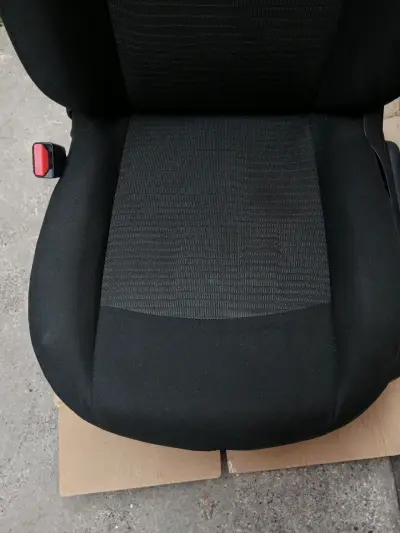 Butaca  chofer Peugeot 301 con airbag impecables - miniatura 1