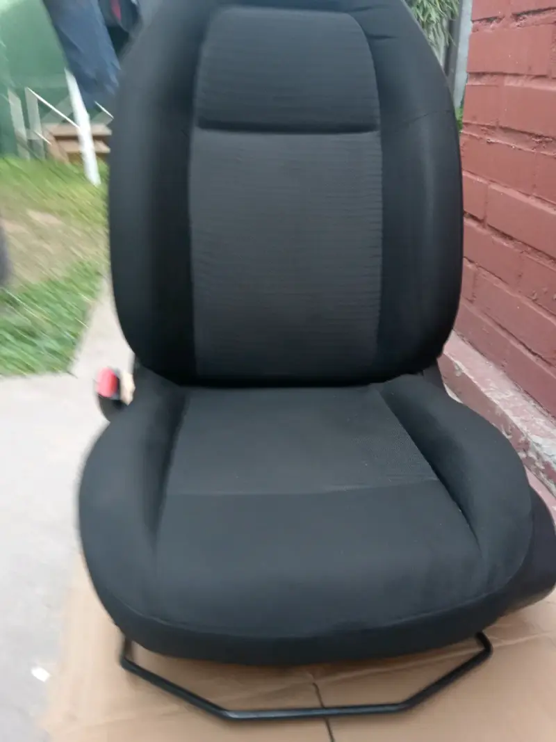 Butaca chofer Peugeot 301 con airbag impecables - 3