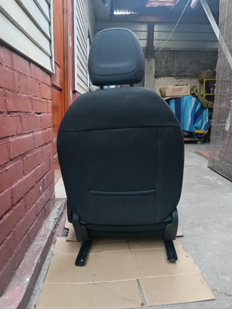 Butaca chofer Peugeot 301 con airbag impecables - 4