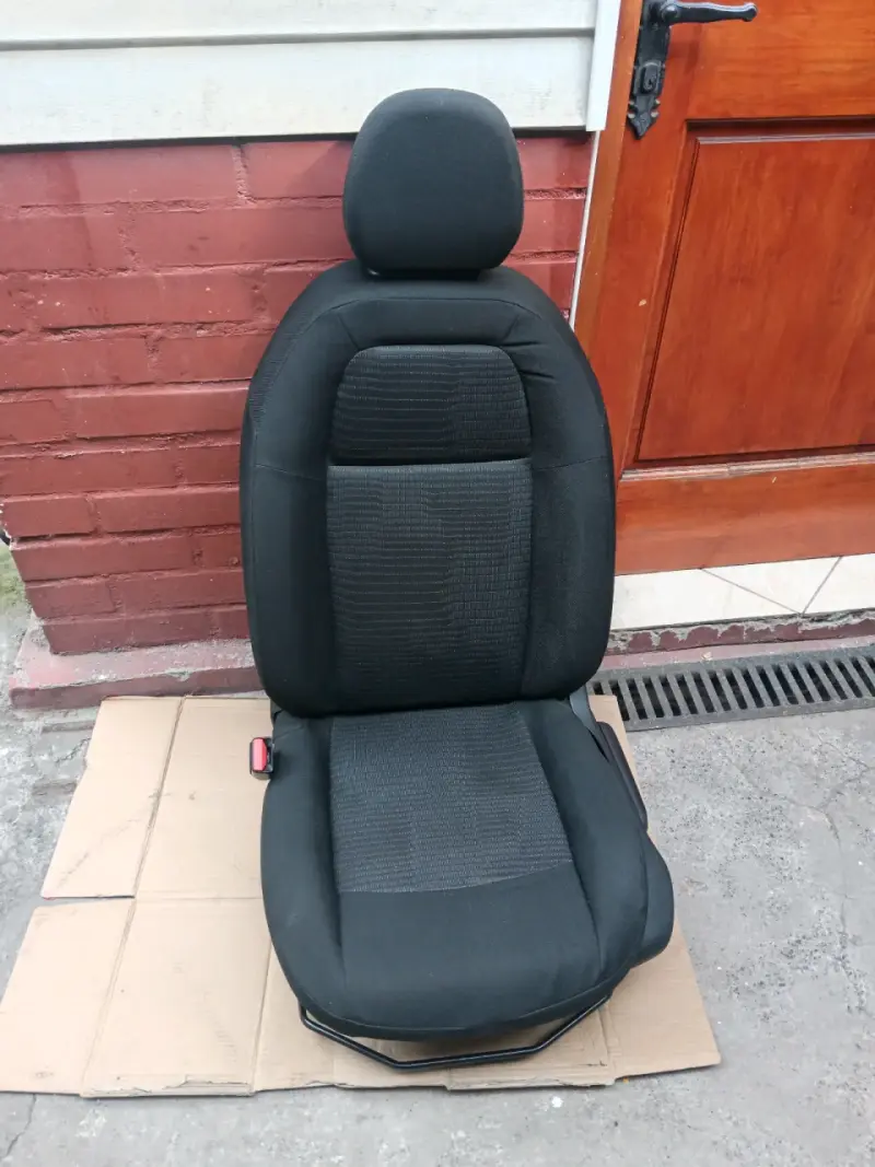 Butaca chofer Peugeot 301 con airbag impecables - 6
