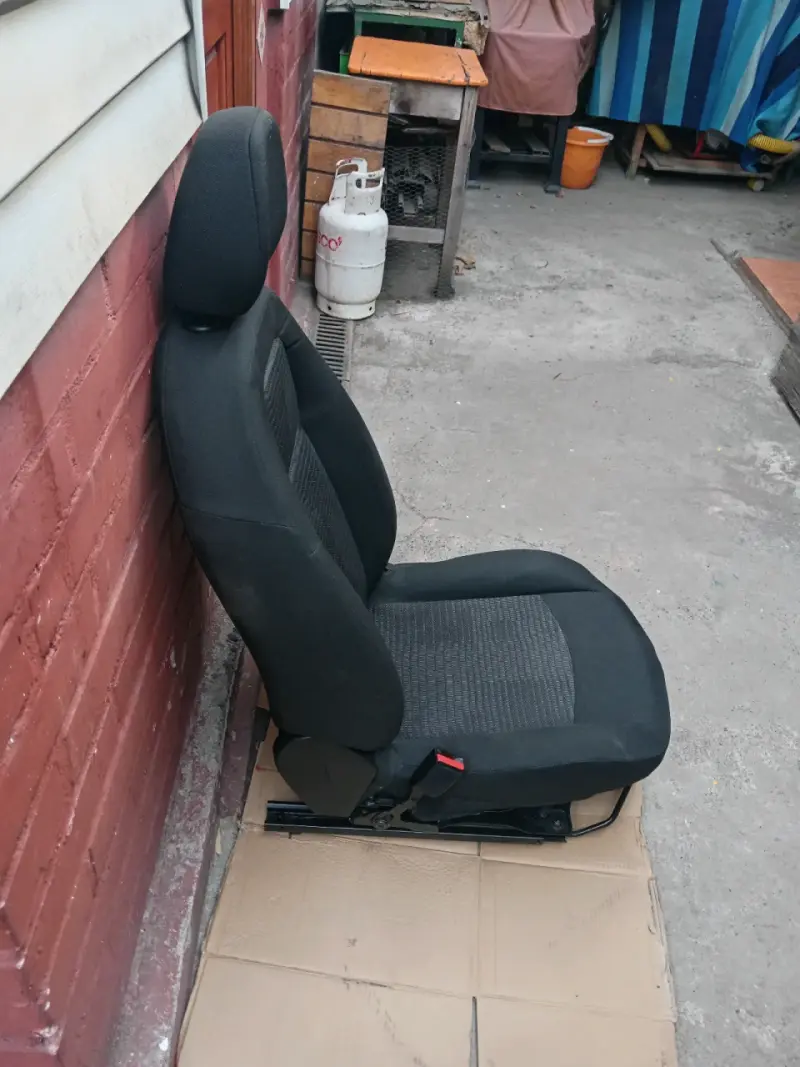 Butaca chofer Peugeot 301 con airbag impecables - 7