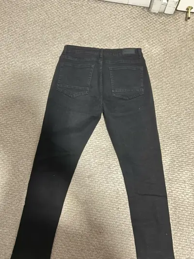 Jeans negros básicos hombre - miniatura 2