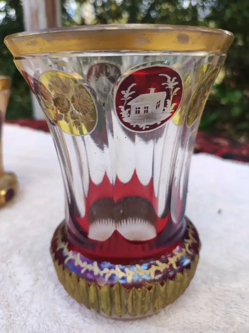 Vaso decorativo dorado y rojo - 3